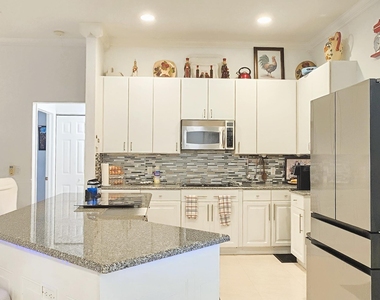 15056 Temple Boulevard - Photo Thumbnail 8