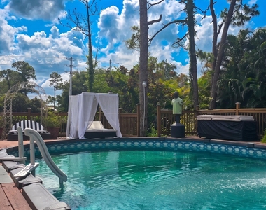 15056 Temple Boulevard - Photo Thumbnail 1