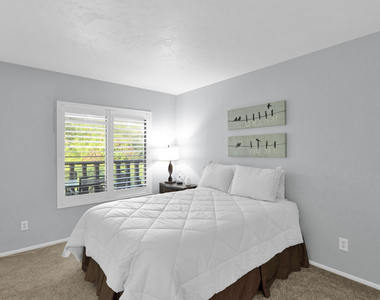 8649 E Royal Palm Road - Photo Thumbnail 19