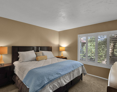 8649 E Royal Palm Road - Photo Thumbnail 13