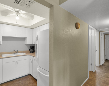 8649 E Royal Palm Road - Photo Thumbnail 12