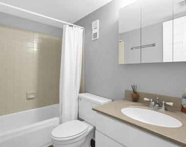 8649 E Royal Palm Road - Photo Thumbnail 20