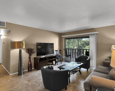 8649 E Royal Palm Road - Photo Thumbnail 6
