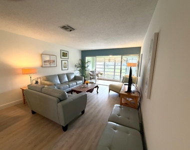 2520 Pansey Lane - Photo Thumbnail 5