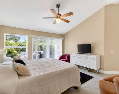 2034 Nw 52nd Street - Photo Thumbnail 16