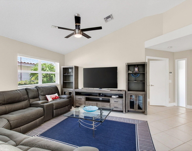 2034 Nw 52nd Street - Photo Thumbnail 4