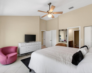 2034 Nw 52nd Street - Photo Thumbnail 18