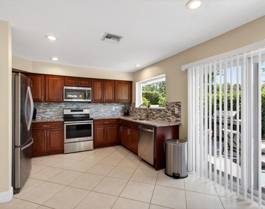 2034 Nw 52nd Street - Photo Thumbnail 9