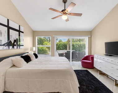 2034 Nw 52nd Street - Photo Thumbnail 17