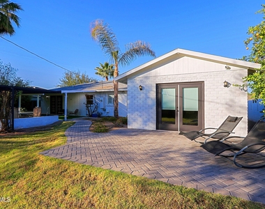 4645 E Windsor Avenue - Photo Thumbnail 15