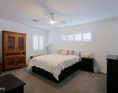 4645 E Windsor Avenue - Photo Thumbnail 20