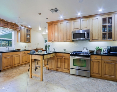 4645 E Windsor Avenue - Photo Thumbnail 10