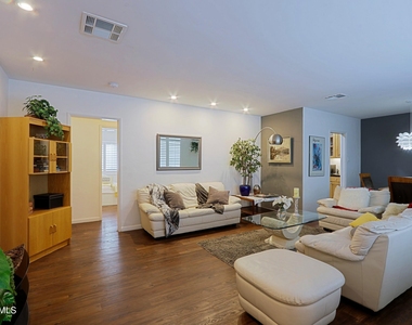4645 E Windsor Avenue - Photo Thumbnail 3