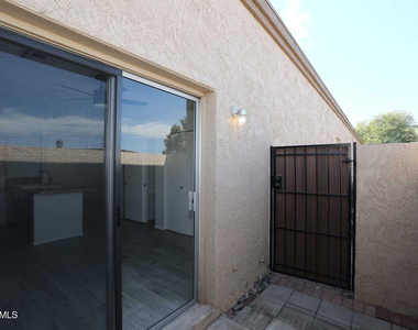93 N Cooper Road - Photo Thumbnail 9