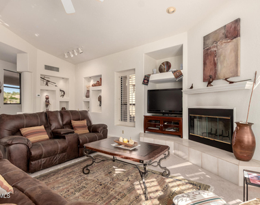 15048 N Elena Drive - Photo Thumbnail 2