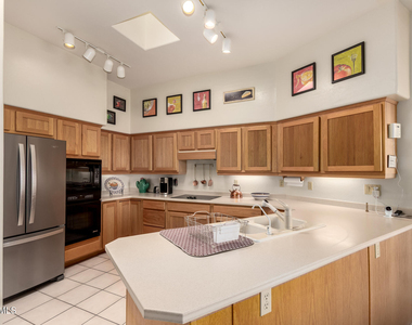 15048 N Elena Drive - Photo Thumbnail 8