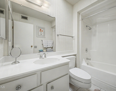 10880 W Emerald Drive - Photo Thumbnail 19