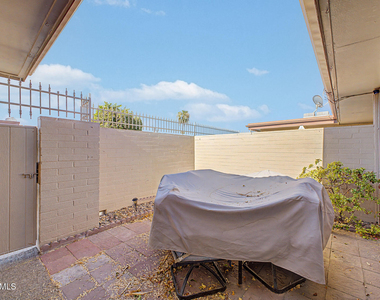10880 W Emerald Drive - Photo Thumbnail 24