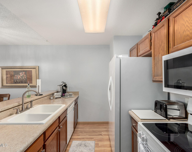 9264 W Morrow Drive - Photo Thumbnail 9