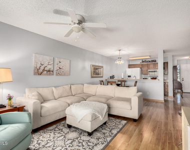 9264 W Morrow Drive - Photo Thumbnail 5