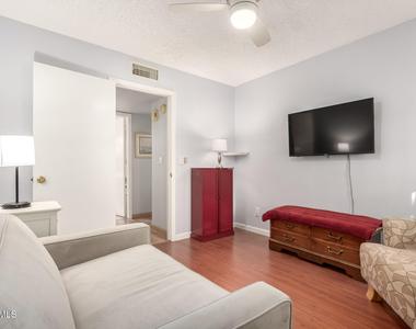 9264 W Morrow Drive - Photo Thumbnail 17