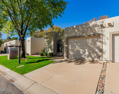 9264 W Morrow Drive - Photo Thumbnail 2
