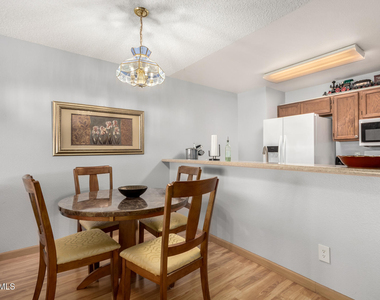 9264 W Morrow Drive - Photo Thumbnail 7