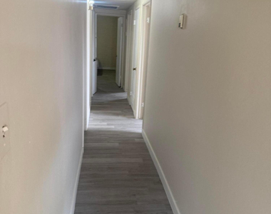 204 N E Street - Photo Thumbnail 2