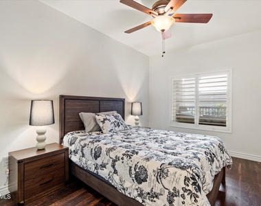 5350 E Deer Valley Drive - Photo Thumbnail 20