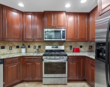 5350 E Deer Valley Drive - Photo Thumbnail 11