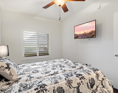 5350 E Deer Valley Drive - Photo Thumbnail 21