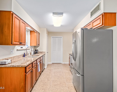 10831 W Tropicana Circle - Photo Thumbnail 10