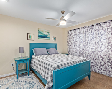 10831 W Tropicana Circle - Photo Thumbnail 12