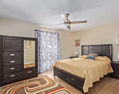 10831 W Tropicana Circle - Photo Thumbnail 15