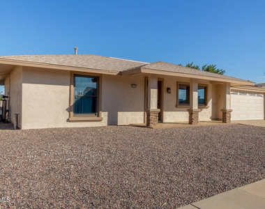 10831 W Tropicana Circle - Photo Thumbnail 25