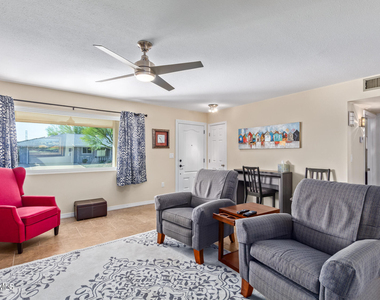 10831 W Tropicana Circle - Photo Thumbnail 3