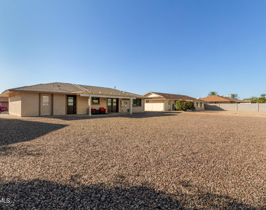 10831 W Tropicana Circle - Photo Thumbnail 20