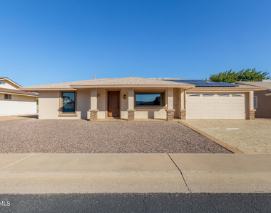 10831 W Tropicana Circle - Photo Thumbnail 23