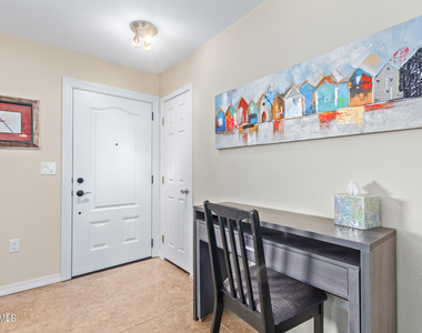 10831 W Tropicana Circle - Photo Thumbnail 5