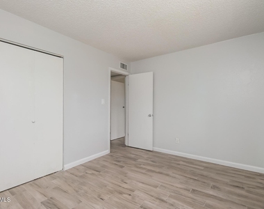 1050 W University Drive - Photo Thumbnail 13