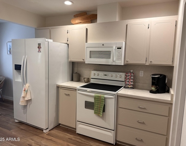 17247 N 106th Avenue - Photo Thumbnail 6
