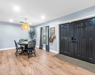 3303 Custer Avenue - Photo Thumbnail 14