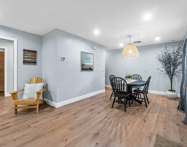 3303 Custer Avenue - Photo Thumbnail 19