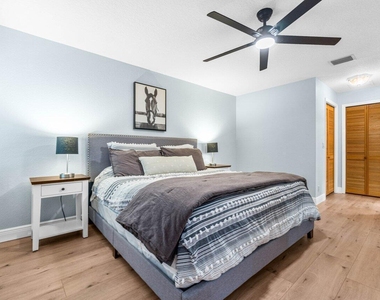 3303 Custer Avenue - Photo Thumbnail 16