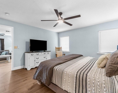 3303 Custer Avenue - Photo Thumbnail 23