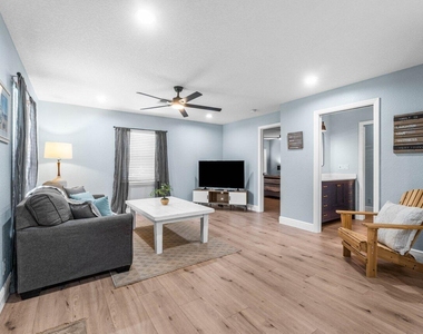 3303 Custer Avenue - Photo Thumbnail 13