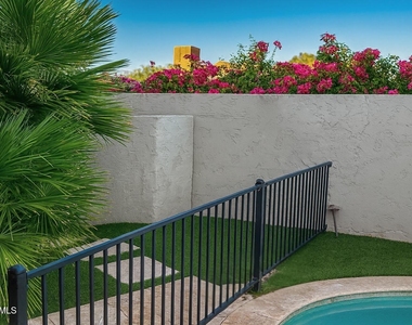 8100 E Camelback Road - Photo Thumbnail 36