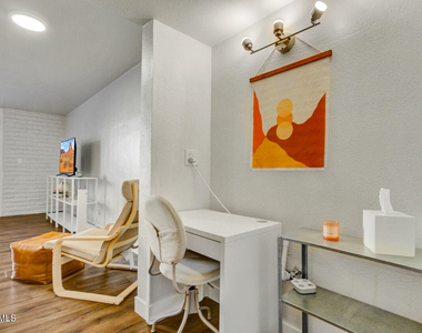 3737 E Turney Avenue - Photo Thumbnail 8