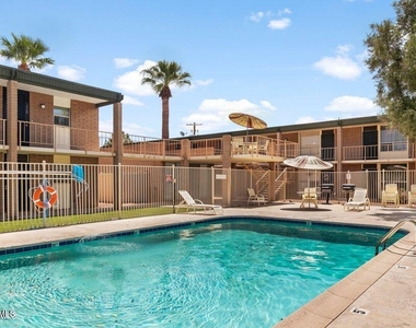 3737 E Turney Avenue - Photo Thumbnail 20