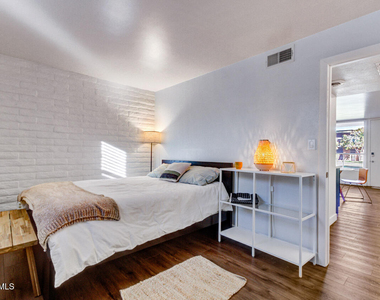 3737 E Turney Avenue - Photo Thumbnail 10